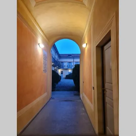 La Jolie - Ampio Bilocale Centro Storico Pavia