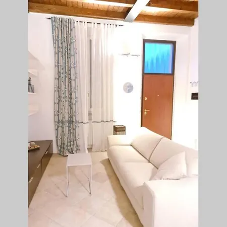 La Jolie - Ampio Bilocale Centro Storico Pavia Apartment Pavia