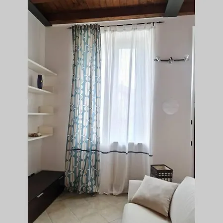 La Jolie - Ampio Bilocale Centro Storico Pavia Apartment